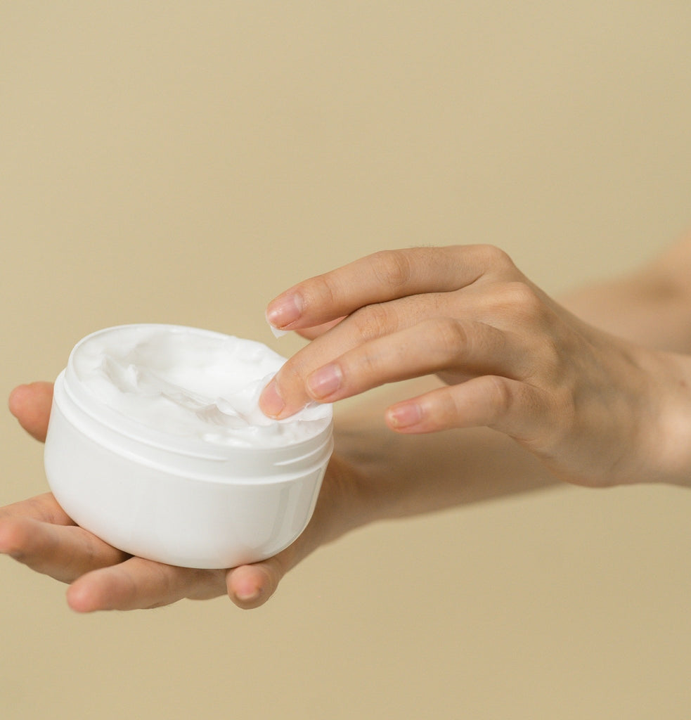 Cum sa demachiem crema cu protectie solara? - WowSkin Romania