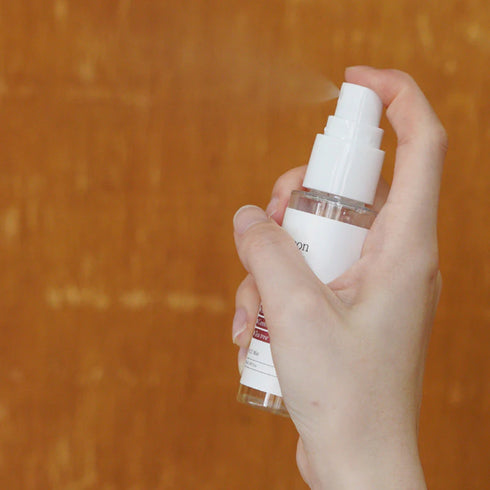 Descoperă secretul unui ten proaspăt și revigorat cu Mixsoon H.C.T. Mist! Acest spray revoluționar pentru față combină puterea calmantă a extractului de heartleaf cu proprietățile regenerante ale Centellei și efectul purifiant al arborelui de ceai. Ideal pentru utilizare zilnică, Mixsoon H.C.T. Mist este companionul perfect pentru orice tip de piele, asigurând o hidratare profundă și o senzație de răcorire imediată.