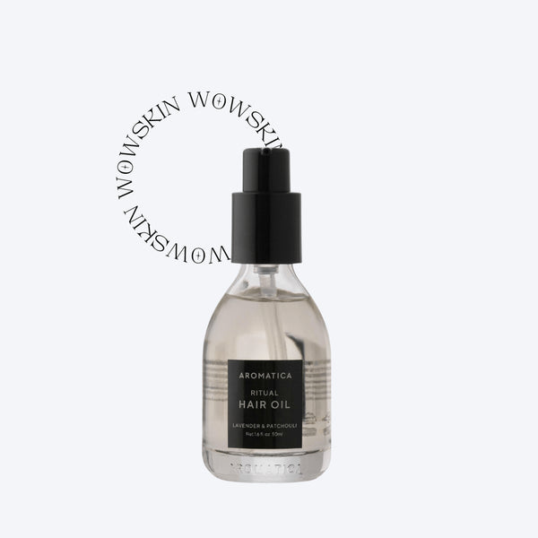 Aromatica Ritual Hair Oil Lavender & Patchouli oferă strălucire instantă și netezire pentru părul uscat și deteriorat. Uleiul de păr vegan protejează și parfumează cu note relaxante.