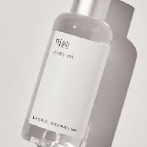 Mixsoon Bean Toner Experimentați simplitatea pură a tonicului Mixsoon Bean, unde minimalismul întâlnește îngrijirea eficientă a pielii. Acest flacon de 300 ml este un paradis de ingrediente esențiale, formulate pentru a vă hrăni pielea. Plonjați pe tărâmul îngrijirii delicate cu acest tonic pe bază de extract de fasole, care promite să vă revitalizeze tenul. Perfect pentru toate tipurile de piele, este soluția ideală pentru o față echilibrată, hidratată și reîmprospătată