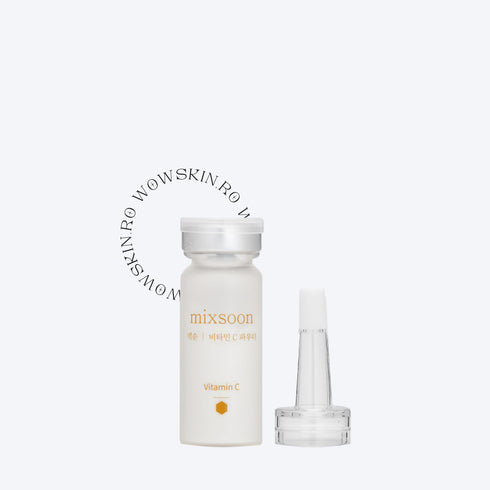 Mixsoon Vitamin C Powder, 8 g Descoperă puterea pură a Vitaminei C cu Mixsoon Vitamin C Powder. Acest produs inovator de 8g este conceput pentru a-ți permite să-ți personalizezi rutina de îngrijire a pielii adăugând o doză de antioxidant puternic în serurile sau cremele tale preferate. Pulberea de vitamina C pură Mixsoon ajută la iluminarea pielii, reducerea aspectului petelor pigmentare și îmbunătățirea texturii pielii.