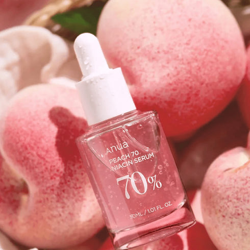 Ser cu niacinamide și piersică coreeană pentru un ten radiant și catifelat.
Anua Peach 70 reduce roșeața, calmează iritațiile și îmbunătățește textura pielii.