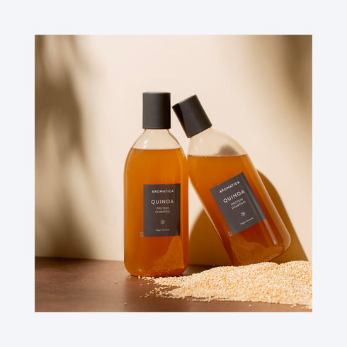 Descoperă secretul unui păr sănătos și strălucitor cu Șamponul cu Proteine din Quinoa de la Aromatica. Acest produs vegan, infuzat cu puterea revigorantă a quinoei, oferă o curățare blândă, totodată fortificând fibra capilară. Ideal pentru cei care caută o soluție naturală și etică, acest șampon hrănește și protejează, lăsând părul revitalizat și plin de viață. Beneficiază de ingredientele naturale ale acestui șampon pentru a-ți reda părului strălucirea și vitalitatea, cu fiecare spălare