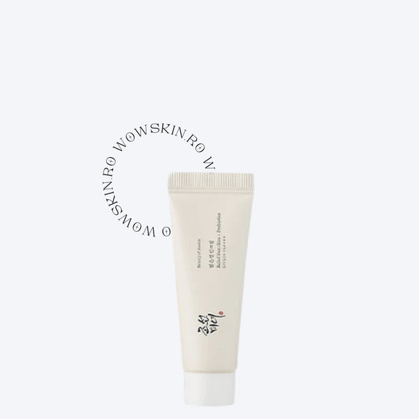 Protecție solară SPF 50+ cu probiotice și extract de orez pentru un ten calmat și hidratat în profunzime. Ideală pentru pielea sensibilă, formula non-iritantă oferă un finish natural, fără reziduuri albe. wowskin.ro