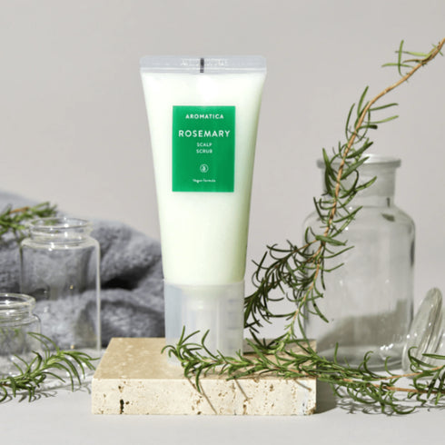 Detoxifiere blândă cu Aromatica Rosemary Scalp Scrub, un pas esențial în rutina de îngrijire capilară. Curățare intensă pentru un scalp sănătos și revitalizat.