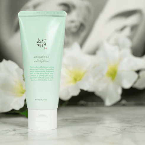 Green Plum Refreshing Cleanser