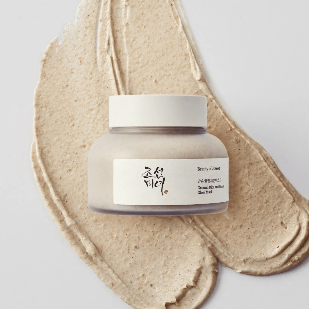 Masca facială cu orez măcinat și miere oferă o curățare blândă și efect antiinflamator. Recomandată pentru ten tern, uscat sau sensibil, lăsând pielea fină și radiantă. wowskin.ro