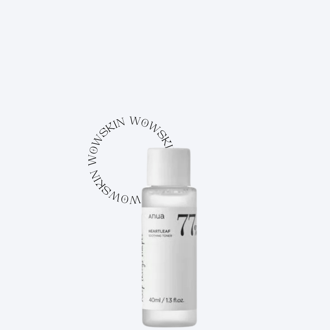 Anua Mini Heartleaf 77% Soothing Toner 40 ml calmează instant pielea sensibilă și reduce roșeața. Ideal pentru călătorii sau testarea produselor coreene pentru ten iritat.