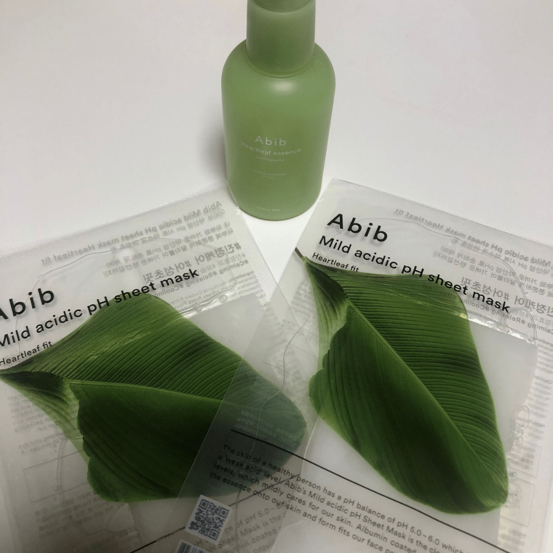 Abib Heartleaf Fit – Calmarea începe cu echilibrul pH-ului
Masca Abib Mild Acidic pH Sheet Mask_Heartleaf Fit oferă calmare, hidratare și echilibru. Cu extract pur de Heartleaf și un pH de 5.5, este perfectă pentru pielea stresată, roșie sau reactivă. Un gest simplu, dar puternic, pentru o piele sănătoasă și echilibrată. wowskin.ro