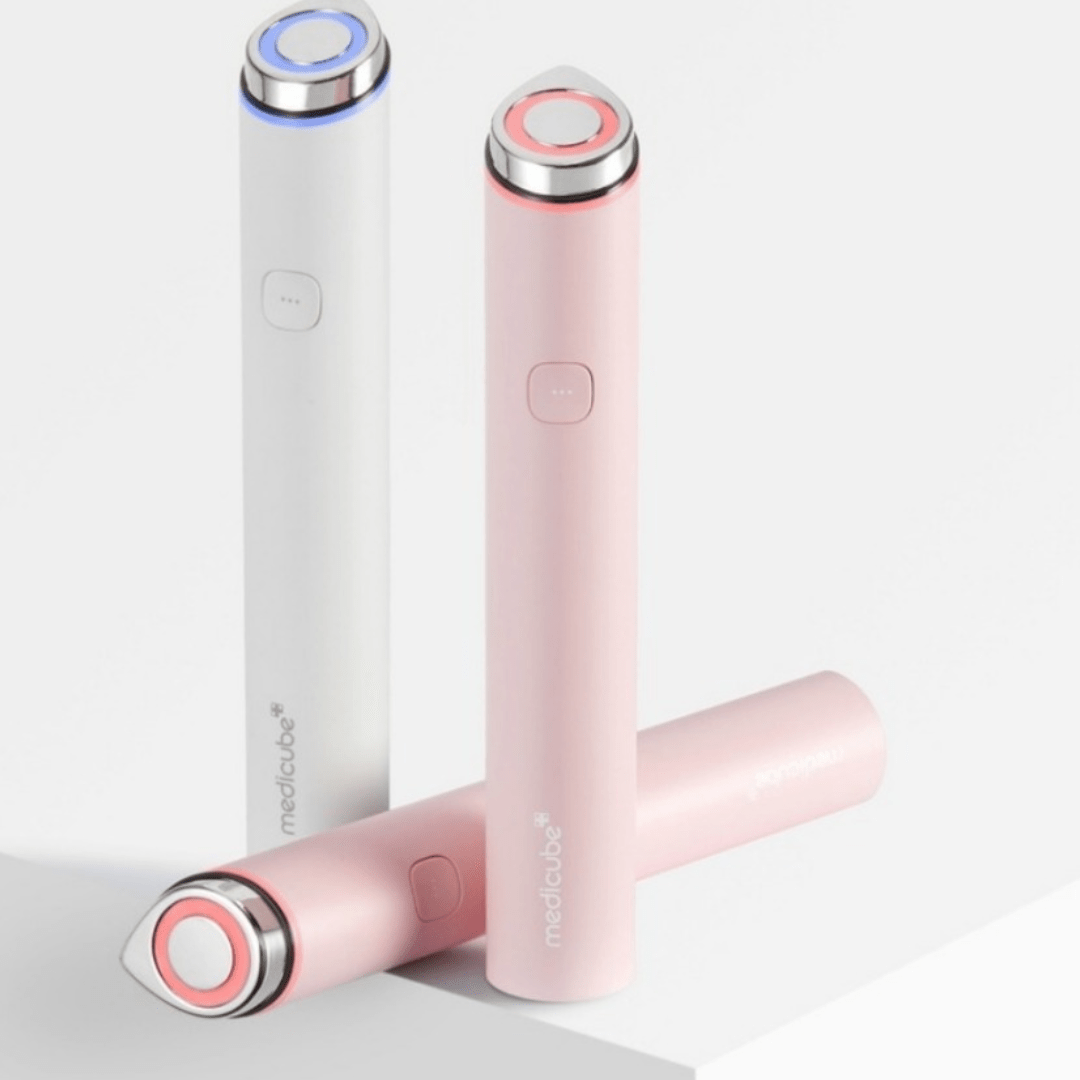 Tehnologie avansată în format portabil: MINI Booster Alb de la Medicube îmbunătățește textura pielii și ajută la un ten mai ferm și revitalizat. wowskin.ro