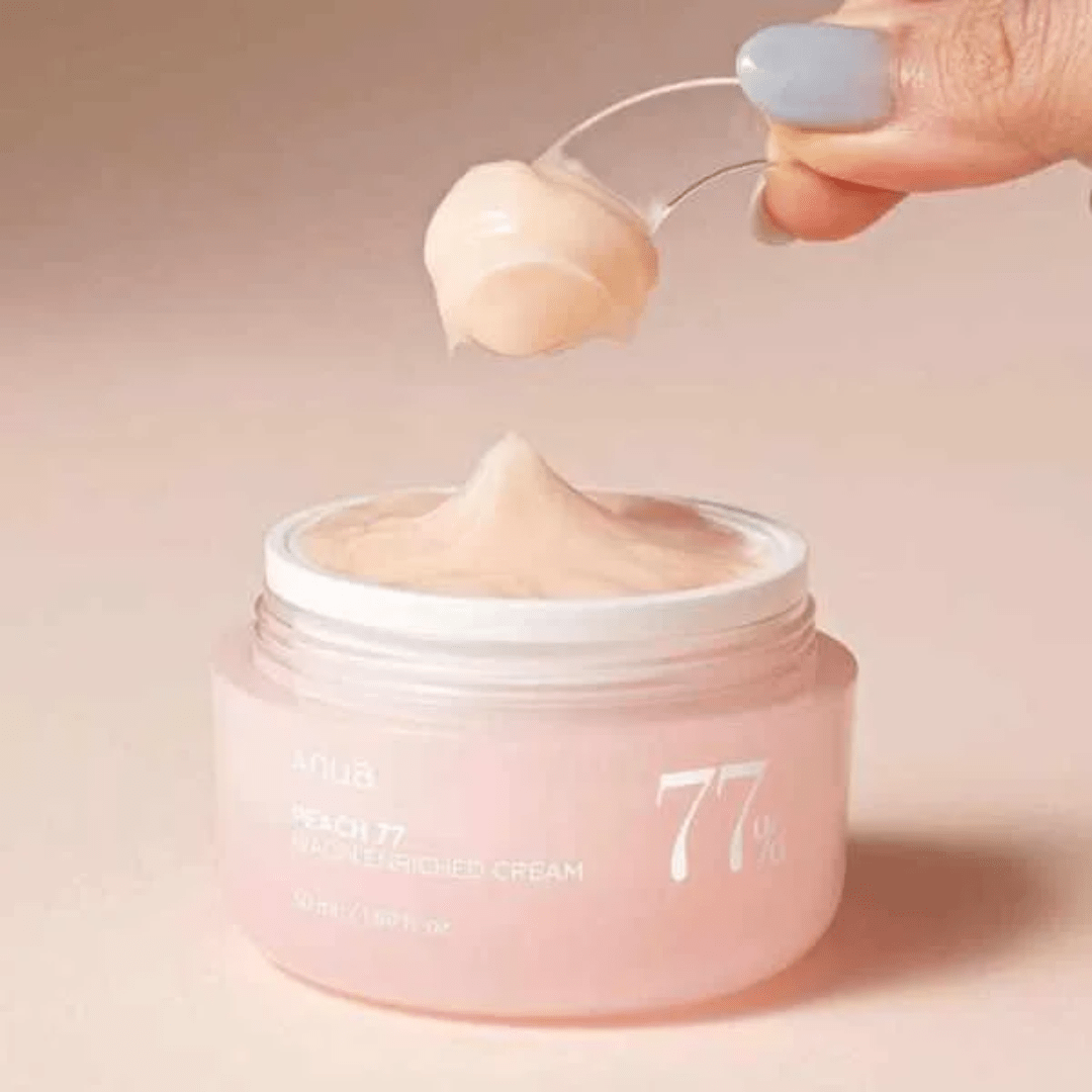 Cremă hidratantă cu 77% extract de piersică și niacinamidă pentru un ten luminos. Anua Peach 77 Enriched Cream uniformizează nuanța pielii și reduce petele pigmentare.  WowSkin Romania