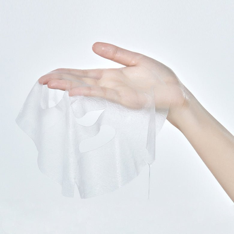 Mixsoon Centella Mask Pack  Experimentează puterea naturii cu masca facială Centella de la Mixsoon. Acest pachet de 25g este conceput pentru a-ți hrăni și calma pielea, fiind îmbogățit cu extract de Centella Asiatica, un ingredient recunoscut pentru proprietățile sale vindecătoare și regenerative. Această mască oferă o hidratare profundă, lăsând pielea catifelată și revigorată. Ideală pentru toate tipurile de piele, masca Centella este pasul perfect în rutina ta de relaxare și îngrijire.