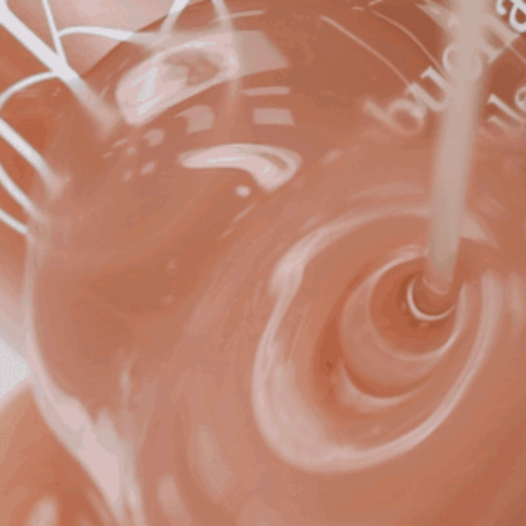 Revitalizează-ți pielea cu ajutorul fiolei inovatoare MEDIPEEL Hyal Kombucha Tea-Tox Ampoule. Acest tratament unic combină cel mai bun Kombucha din Marea Britanie și acidul hialuronic pentru a detoxifia și hidrata, promovând un ten neted și suplu. Flaconul din sticlă de culoarea chihlimbarului cu picurător asigură prospețimea și aplicarea precisă a acestui elixir puternic și iubitor de piele